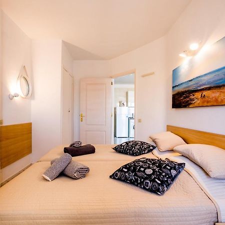Los Cristianos Guayero Apartment ภายนอก รูปภาพ